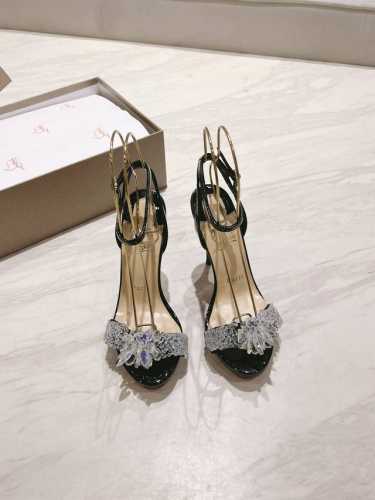 顶级版原版盒 Christian Louboutin 2025s原版做货CL经典水台一字带水钻宝石高跟凉鞋～ 材质：施华洛水钻进口小羊皮 内里：羊皮里 大底：原