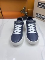 D&G最新款 Cushion系列 休闲 运动鞋 老爹鞋 跑鞋原版购入开发 做货 手工制造,但始终展望未来 全新 Cushion 运动鞋采用双色绒面革鞋面,加以侧