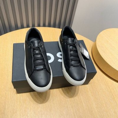 工厂 Boss 新款男仕运动鞋 知名运动品牌新款隆重上市 以奢华高端设计出货 鞋面原版定头层牛皮制作 牛皮内里垫脚 叠层设计鞋面线条感层次分明，轻质橡胶大底。轻