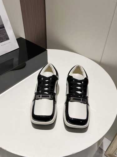 Calvinluo I Cube Sneaker潮牌 方块鞋 低帮休闲方头运动鞋 滑板鞋 球鞋从经典双色运动鞋的设计元素出发calvinluo将休闲运动鞋的标识