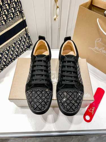 橙子出厂价P ，男码10 定制款 Christian Louboutin Cl低帮板鞋系列 铆钉 水钻 运动鞋休闲鞋红底鞋 情侣款 定做时间较长，请耐心等待！