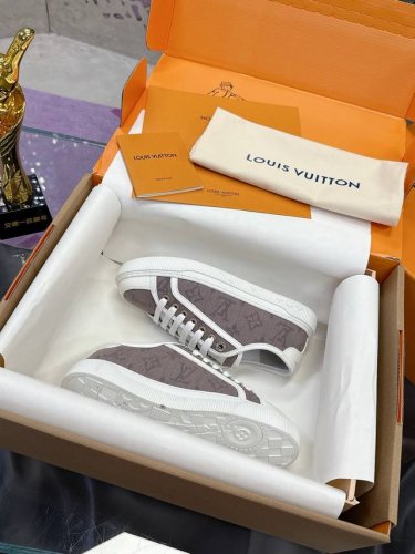 工厂价：330（配飞机盒） lv | 路易威登 Lv帆布鞋系列 2025春夏新款 顶级版本原版一致 专柜主打最新款 帆布鞋 硬货上新 代购级别！高级感十足！国内