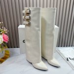 出厂 2024SSS 重磅推出GIVENCHY 纪梵希 春夏新款 品牌标志性的一如既往地呈现复古优雅，各种造型都能轻松驾驭。 1鞋面：釆用牛皮 2内里：进口羊皮