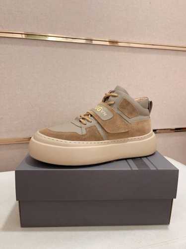 工厂价: 北美男鞋Ugg 秋冬新款高品质男鞋雪地靴特惠活动中，极寒天气克星！牛皮面，美利奴羊毛内里，原版大底，无论开车还是户外还是日常穿着，总有适合你的一款！
