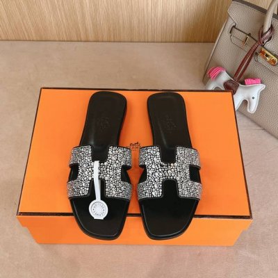 平跟钻面340Hermes 爱马仕H拖鞋Oran凉鞋系列———————————时尚又百搭 超级舒服 每个细节都做到极致 原版Swift小牛皮 原版1:1独家私模