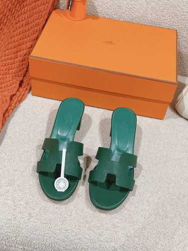 Hermes 爱马仕h拖鞋oasis 凉鞋系列 时尚又百搭 超级舒服 每个细节都做到极致 原版swift小牛皮 原版1:1独家私模鞋面 原版真皮大底 跟高：5C