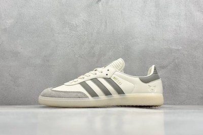270 adidas Originals Samba X Lionel Messi 此款以简约大方的造型设计，给人以随性休闲的时尚格调，穿着舒适轻便，运动灵活自