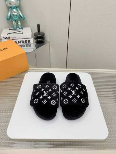 Lv驴牌顶级24秋冬季羊恙满天星系列！经楦版型+英伦复古设计，经典耐看！独家倒模楦型，极致1:1形体，高端皮毛一体保暖材料、奢华的logo工艺呈现出精致质感！