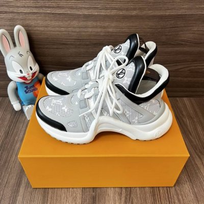 顶级版本LOUIS VUITTON Archlight 1.0花纹时尚低帮运动休闲鞋女款灰黑白。面料:科技混合面料拼接牛皮 lv老花皮内里:进口羊皮里 织物垫脚