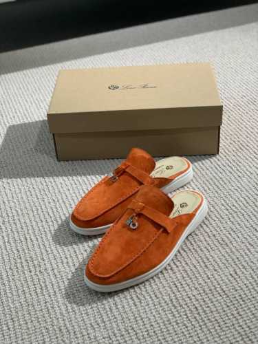 羊京高版本，流苏半拖版。意大利手工品牌 Loro Piana 诺悠翩雅主要专注 手工鞋 材料都是采用进口羊京超级舒适的乐福鞋 当下早就火爆全球 面料进口羊京，牛