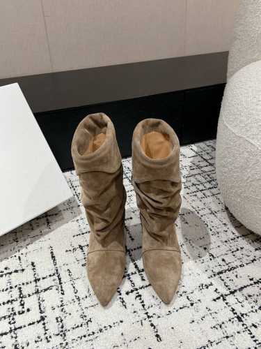 Isabel Marant 24 伊莎贝尔秋冬走秀款堆堆靴 一年四季都可以穿的靴子来了，一双封神的复古靴 简约复古设计，关键是舒适百分逛街日常都可，绝不会成为鞋