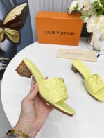 路易威登lv 官网1:1大量现货热卖中码数35–43。平底橡胶 。真皮底+4035。42。43。44订做不退换