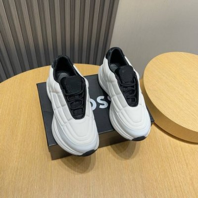 工厂 Boss 新款男仕运动鞋 知名运动品牌新款隆重上市 以奢华高端设计出货 鞋面原版定制透气布制作 羊皮垫脚 叠层设计鞋面线条感层次分明，轻质橡胶大底。轻奢风