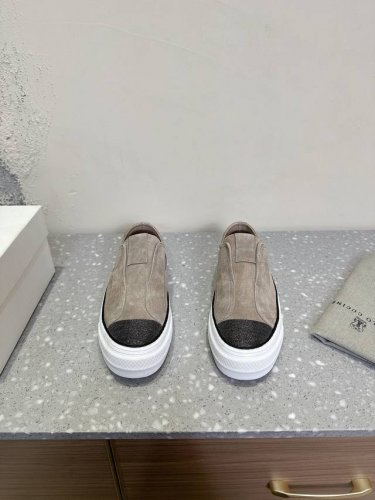 Brunello Cucinelli 25ss早春新款 一脚蹬 休闲鞋 极简主义风格，复古又高级！简约又大气属于非常耐看的款式！高级百搭之王完全没有抵抗力！脚感