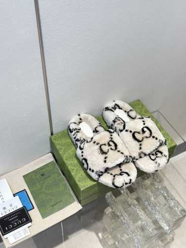 Gucci 最新24Ss印花羊毛拖鞋 欧洲进口a级羊毛 与原版一致满鞋全部采用纯羊毛 鞋面和垫脚logo采用混种羊皮， 大底与原版一样的tpu材质底片耐磨防滑