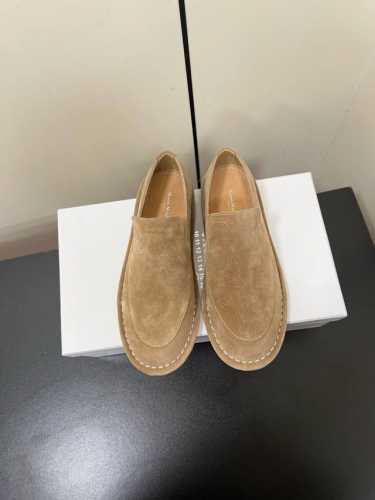 情侣款 Maison Margiela Mm6 芭蕾舞平底一脚蹬乐福鞋 原版开模双层真皮鞋底 原版套楦鞋型很大方 搭配各种风格都可轻松驾驭 简约大气的单品 上脚