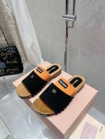 高品质出厂 包含一双半袜 miumiu*2025ss缪缪春夏新款平底小牛皮凉鞋拖鞋zp开发 原版拆卸，细节对版秒杀市面普通版本，miumiu真的太少女啦！皮质超