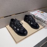 出厂价 Dg～ 情侣装休闲鞋 2025z柜同步发售 码数:35-44# 1个颜色鞋面选用多材质拼接真皮内里，舒适透气，鞋底：原版舒适耐磨大底，实物拍摄实物更赞