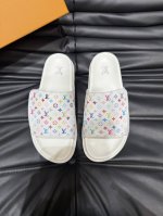 38-45 45定做 Louis V*高端精品 奢品拖鞋，1:1高端品质，休闲阳光宽松舒适型，最高版本高品质精品，经夏季必入哦！