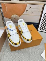 Lv-Trainer路易-威登 Pk市场一切版本 情侣款 走秀新款 篮球板鞋 代购品质 原版1：1开发复刻！！上脚非常舒适 做工精细 鞋面由意大利进口小牛皮拼接