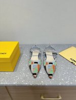 Fendi 24Ss 芬迪系列 双ff 尖头 高跟 凉鞋 每年必备ff拖今年还加了新的系列，美到无法言喻 绝好的穿着舒适感可是经典必备，各种风格搭配都hold的