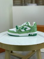 工厂价 顶级版本 烫钻系列 Louis Vuitton 原单 最新款lv路易威登 * 顶级版本 Lv经典潮鞋！选用进口原版牛皮 水染牛皮内里.原版耐磨轻便发泡大