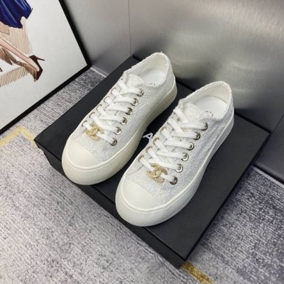 出厂价 顶级品质 Chanel 香奈儿大头鞋 小香王炸爆款系带休闲鞋板鞋运动鞋。 随手拍都超好看的热门单品，网红秀图一波接一波本季必入款，酷帅呆萌的鞋头加上立体