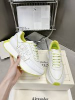 冲量价: 官网同步上新alexander Mcqueen 亚历山大麦昆 春夏男女sprint运动情侣款 鞋侧面饰有时尚个性字母seal Logo组合雕花标志 内