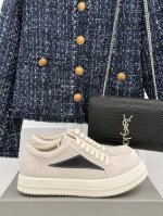 厂价Rick Owens 欧文斯经典休闲板鞋原版购入开发.所有的材质都与原版一致！经典复古及时尚美感融于一体 非常具有高街帅气风格，比平常的单品多出了一点年轻时