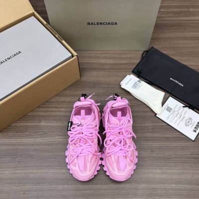 620 顶级版本Balenciaga 巴黎世家三代袜套绑带运动鞋。 balenciaga Sneaker Tess 细节精准对位官方 私模组合大底。 原装大盒