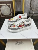 情侣款 Alexander Mcqueen高版本再次升级为最高品质 麦昆 春夏秋冬 顶级版本 代购级别 诚招全国线上线下代理商加盟 面料：意大利进口哑光丝绸皮加