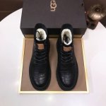 工厂 Ugg 全羊毛内里 顶级高端品质皮毛一体保暖雪地靴来自澳洲温暖奢侈品牌男鞋，Ugg-5877官网同步、采用进口牛皮制作，精心缝制而成..进口橡胶发泡大底