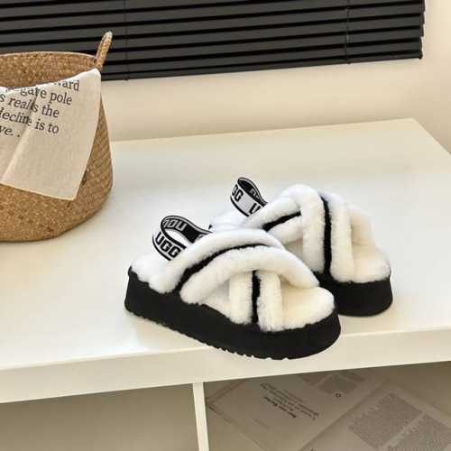 正码 Ugg｜ 最新 厚底交叉拖鞋 鞋底厚底：官网同步 约 4.45公分 鞋面设计，严选隆丰羊皮毛一体鞋面，质感细腻。茸软细腻，贴心之选。 蓬松细软，舒适亲肤，