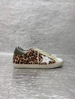 golden Goose /顶级版小脏鞋 购买专柜最新原版拆解，1:1复刻打造 老工匠纯手工制作，独特磨破做旧风格，就连鞋底也是不羁的脏，明星红人博主私搭最爱