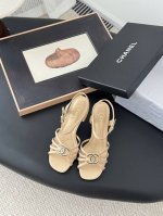 Chanel 25P早春新款高级手工坊凉鞋一如既往的高版本 经典版面 鞋面内里羊皮 真皮大底平底 5 8 三个高度Size:35-39 其他码数定