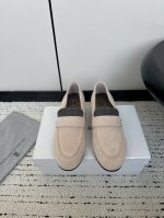 东莞货 Brunello Cucinelli 24Ss 秋冬新款复古乐福鞋 Bc是意大利知名品牌，极简主义风格，纯手工串联珠链配饰！复古又高级！简约又大气，属于