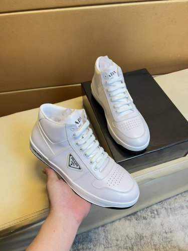 高邦 原单品质 ，Prada 普拉达顶级代购品质！原版1:1刻复牛里私模原版设计 防滑耐磨有弹性 时尚百搭 休闲运动.Size:38-44
