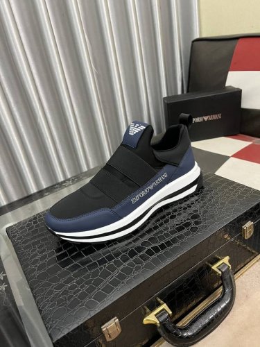 出厂价： 阿玛尼 Armani 男士休闲鞋新款上市 鞋面头层牛皮真皮内里进口原版大底完美造型顶级品质，鞋面logo电绣显得鞋型饱满，立体感十足，舒适透气超级百搭