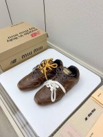 出厂磨砂皮 皮面 高版本 Miumiu X New Balance 联名款nb运动鞋 Miu Miu 缪缪大秀上爆出的这双与new Balance 新百伦联名款