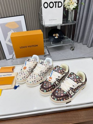 冲量价: Lv顶级版本 新款 代购品质lv～路易威登lv Trainer最好看的运动鞋，驴牌力推新品，官网限定款复古篮球运动鞋！高帮低帮均花血本购入原版1:1精