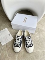 现货高品质 Dior 迪奥 平底运动鞋采用全刺绣标志性图案市场顶级品质国外专柜爆款非市场普通仿版面料采用意大利进口布料刺绣鞋面，原版模具注胶logo磨砂五角星大
