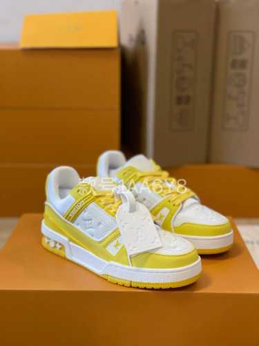 顶级版本 情侣款上线路易威登LVTRAINER 运动鞋Virgil Abloh 马卡龙系列款号1AA6Y8从复古篮球鞋汲取灵感，打造备受青睐的LVTrainer