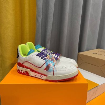 顶级版本 上线男款39-44 45.46 Virgil Abloh 向篮球鞋设计汲取灵感，推出标志性 LV Trainer 运动鞋，官网最新走秀联名款修改版本更