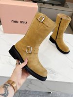 顶级版本 Miumiu缪缪2024Vs秋冬最新走秀爆款系列 今年最值得入手的靴子 没有之一！超多网红明星上脚 。Miumiu今年秋冬确实泰酷辣，采用进口小牛皮，