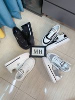 出厂价 高品质新款prada 普拉达 专柜同步上市， 新款男鞋、进口牛皮内里。高端气垫开模防滑橡胶大底，精美线条、简约大气，上脚舒服上挡次、休闲旅游。码数:38