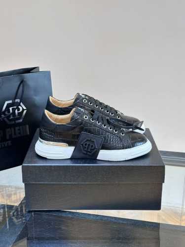 philipp Plein-菲利普普莱茵，德国潮牌男士低帮板鞋，牛皮亮面设计，鞋面皮牛皮打造，牛皮内里，超轻大底，脚感舒适！ 元 Size：39-45