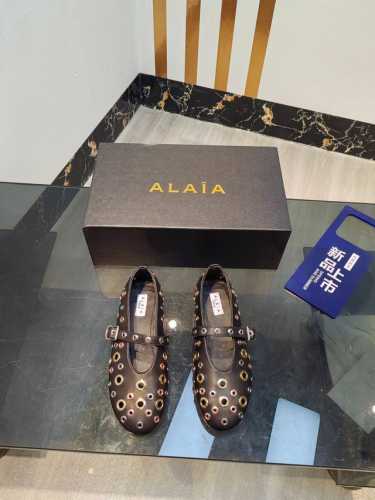 Alaia 阿莱娅2024最新芭蕾舞鞋，别致的心形设计 足上的性感之姿 Alaia太懂女人了 取悦自己才是生活的王道 Love系列上新 材质：进口羊皮 跟高：平