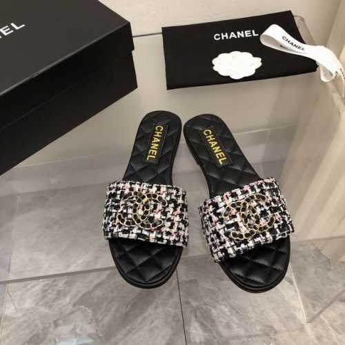 CHANE*｜小香25c新品菱格双C链条扣拖鞋拖鞋的狂热爱好者又来了 可以承包你一整个夏天的时髦经典菱格链条元素设计浓浓的中古典雅气息搭配任何风格都很赞增添了许