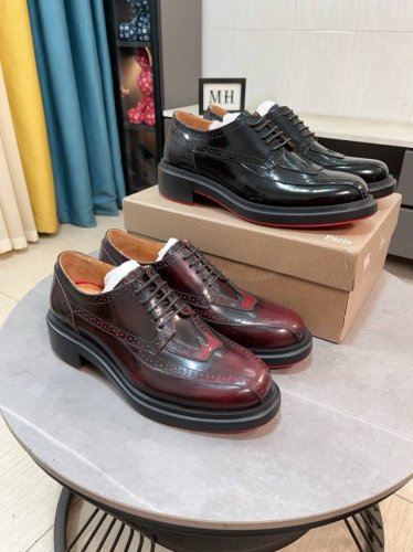 出厂价 Cl 新品正装鞋皮鞋 Christia* Loubouti* 红底鞋 Greggo 男士牛津鞋 官方售价 采用进口牛皮 亮面漆皮 拼接撞色高丝光反毛皮制