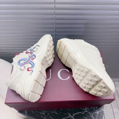 gucci——顶级版本——老爹鞋系列款 gg情侣款老爹鞋，近几年一直火爆；新色更新不断；明星 网红 直播等必定种草打Call 经典时尚风格，皮面做旧、5D绘图打
